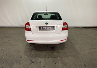 Подержанный автомобиль Skoda Octavia Liftback 2012 года (5 фото)