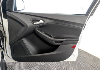 Подержанный автомобиль Ford Focus Hatchback 2018 года (24 фото)