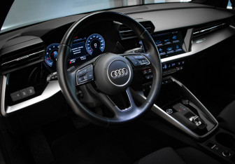 Подержанный автомобиль Audi A3 Hatchback 2021 года (7 фото)