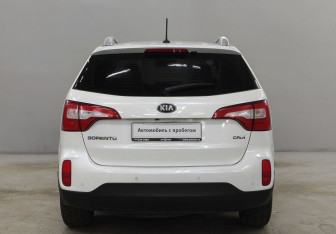 Подержанный автомобиль Kia Sorento 2014 года (6 фото)