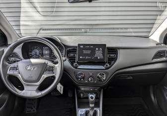 Подержанный автомобиль Hyundai Solaris Sedan 2021 года (14 фото)