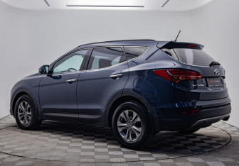 Подержанный автомобиль Hyundai Santa Fe 2015 года (3 фото)