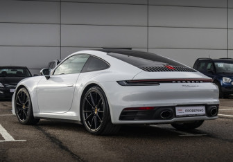 Подержанный автомобиль Porsche 911 Coupe 2020 года (13 фото)