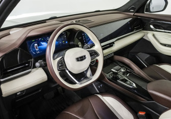 Подержанный автомобиль Geely Monjaro 2023 года (10 фото)