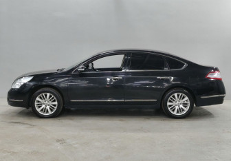 Подержанный автомобиль Nissan Teana 2013 года (8 фото)
