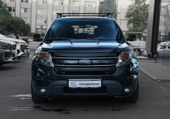 Подержанный автомобиль Ford Explorer 2013 года (2 фото)