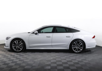 Подержанный автомобиль Audi A7 2020 года (8 фото)