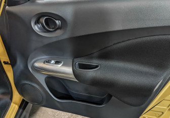 Подержанный автомобиль Nissan Juke 2015 года (25 фото)