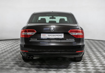 Подержанный автомобиль Skoda Superb Liftback 2014 года (6 фото)