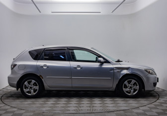 Подержанный автомобиль Mazda 3 Hatchback 2007 года (4 фото)