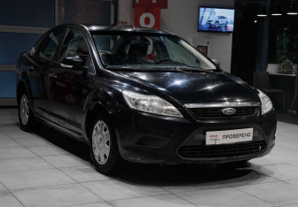 Подержанный автомобиль Ford Focus Sedan 2011 года (3 фото)