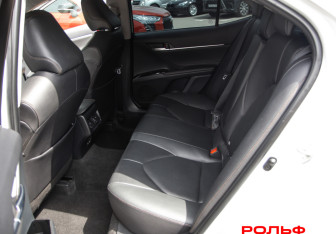 Подержанный автомобиль Toyota Camry Sedan 2019 года (8 фото)
