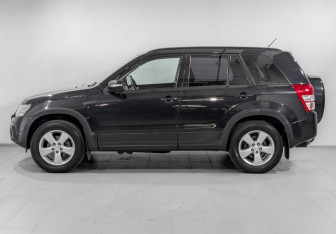 Подержанный автомобиль Suzuki Grand Vitara 2010 года (8 фото)