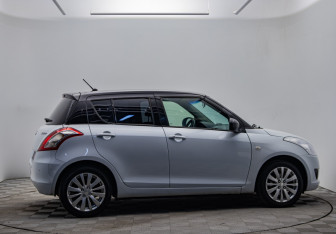 Подержанный автомобиль Suzuki Swift Hatchback 2011 года (6 фото)