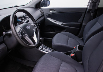 Подержанный автомобиль Hyundai Solaris Sedan 2012 года (9 фото)