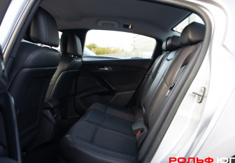 Подержанный автомобиль Peugeot 508 Sedan 2012 года (8 фото)