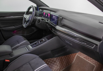 Подержанный автомобиль Volkswagen Golf Hatchback 2020 года (9 фото)