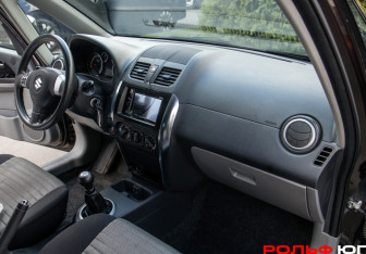 Подержанный автомобиль Suzuki SX4 Hatchback 2014 года (7 фото)