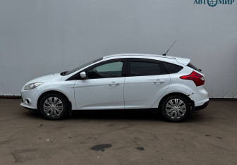 Подержанный автомобиль Ford Focus Hatchback 2013 года (5 фото)