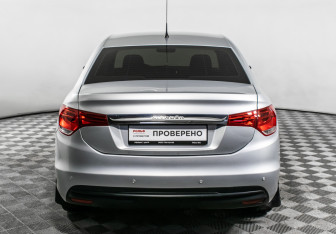 Подержанный автомобиль Citroen C4 Sedan 2013 года (6 фото)