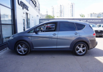 Подержанный автомобиль SEAT Altea 2012 года (8 фото)