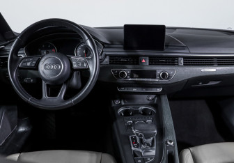 Подержанный автомобиль Audi A5 Coupe 2016 года (12 фото)