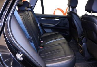 Подержанный автомобиль BMW X5 2016 года (19 фото)