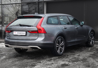 Подержанный автомобиль Volvo V90 Cross Country 2018 года (5 фото)