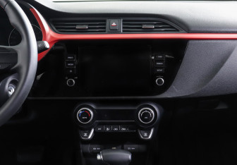 Подержанный автомобиль Kia Rio Hatchback 2020 года (8 фото)