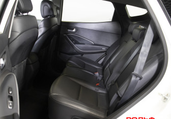 Подержанный автомобиль Hyundai Santa Fe 2015 года (10 фото)