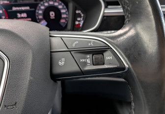 Подержанный автомобиль Audi Q3 2021 года (27 фото)