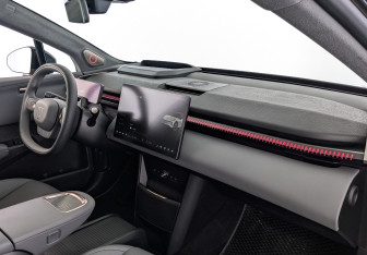 Подержанный автомобиль Zeekr X 2023 года (12 фото)