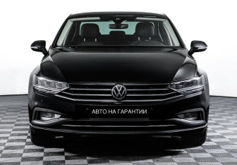 Подержанный автомобиль Volkswagen Passat Sedan 2021 года (2 фото)