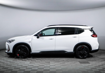 Подержанный автомобиль Chevrolet Orlando 2022 года (8 фото)