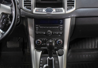 Подержанный автомобиль Chevrolet Captiva 2014 года (16 фото)