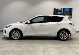 Подержанный автомобиль Mazda 3 Hatchback 2012 года (8 фото)