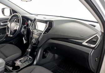 Подержанный автомобиль Hyundai Santa Fe 2012 года (11 фото)