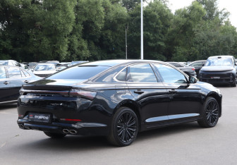 Подержанный автомобиль Geely Preface 2024 года (5 фото)