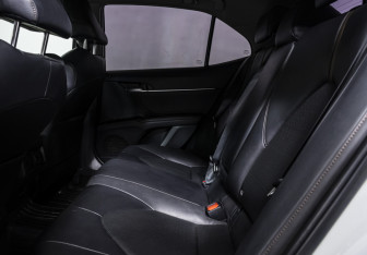 Подержанный автомобиль Toyota Camry Sedan 2018 года (14 фото)
