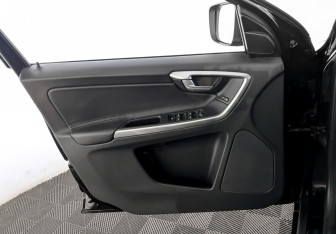 Подержанный автомобиль Volvo XC60 2015 года (19 фото)