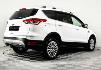 Подержанный автомобиль Ford Kuga 2014 года (5 фото)