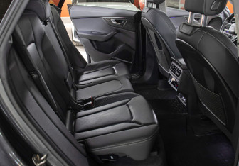Подержанный автомобиль Audi Q8 2019 года (12 фото)