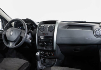 Подержанный автомобиль Renault Duster 2018 года (5 фото)