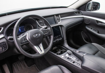 Подержанный автомобиль Infiniti QX50 2019 года (9 фото)