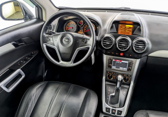 Подержанный автомобиль Opel Antara 2013 года (29 фото)