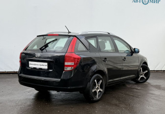 Подержанный автомобиль Kia Ceed Wagon 2012 года (5 фото)