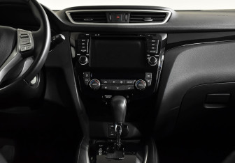 Подержанный автомобиль Nissan Qashqai 2015 года (13 фото)