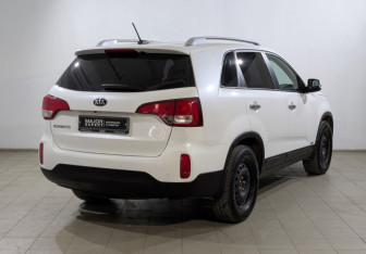 Подержанный автомобиль Kia Sorento 2020 года (13 фото)