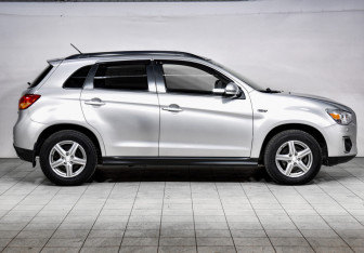 Подержанный автомобиль Mitsubishi ASX 2013 года (4 фото)