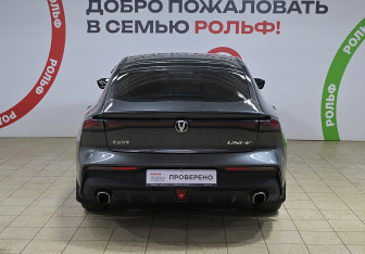 Подержанный автомобиль Changan UNI-V 2023 года (5 фото)